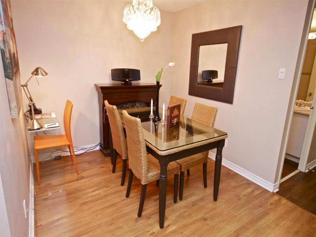 Glen Grove - Conservatory Tower Toronto Ruang foto