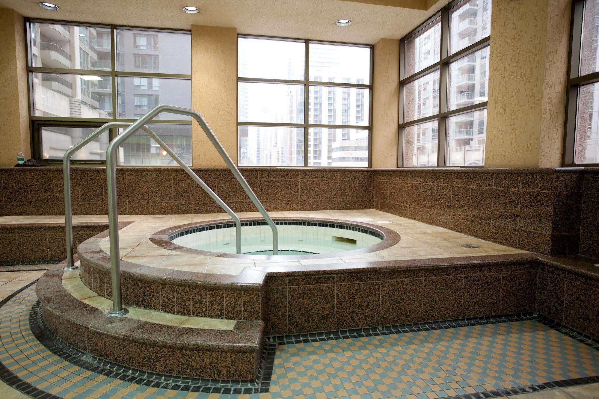Glen Grove - Conservatory Tower Toronto Bagian luar foto